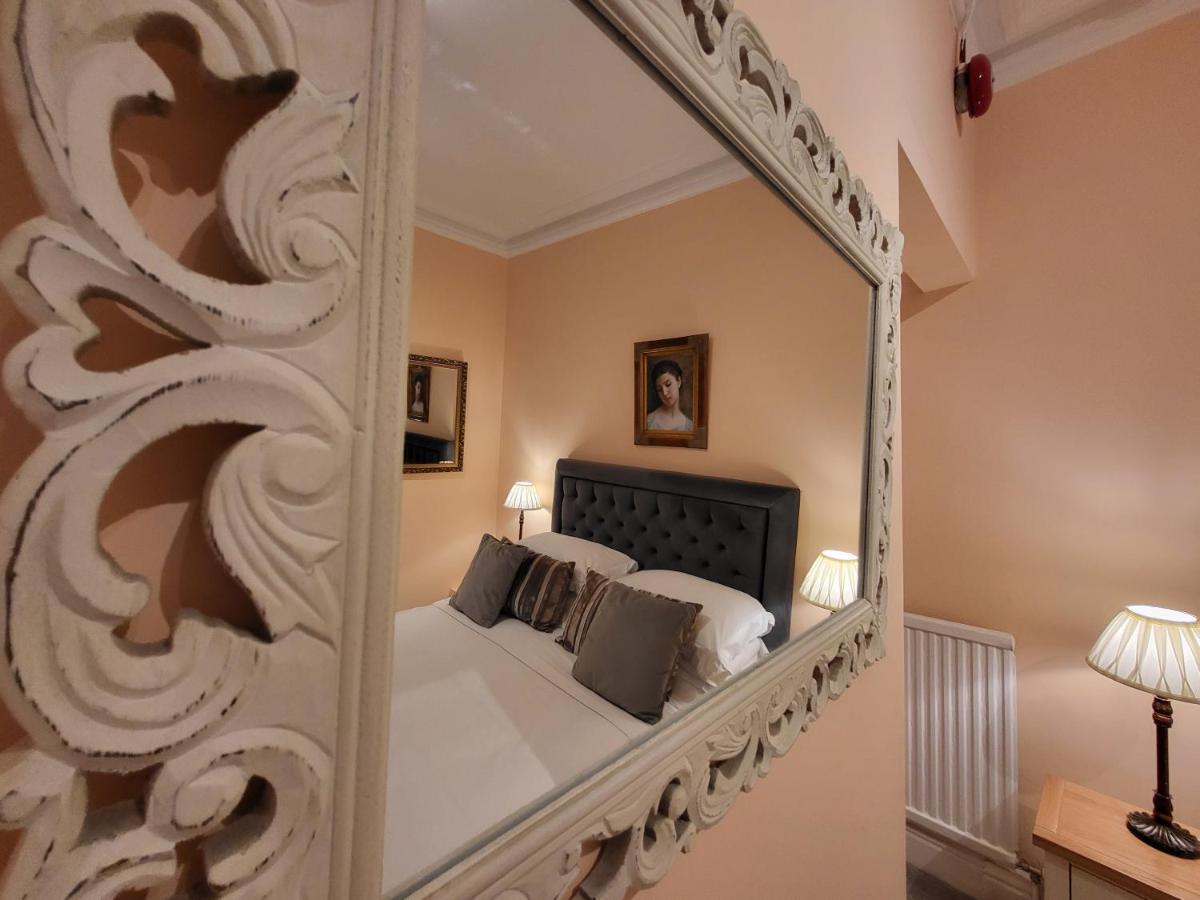 Georges Place York Bagian luar foto
